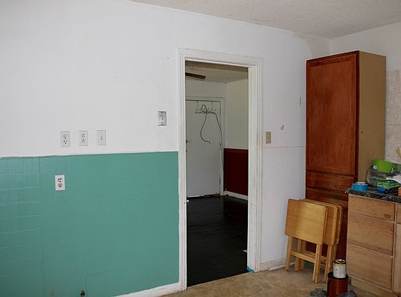 4th image of 2713 Adams Ave