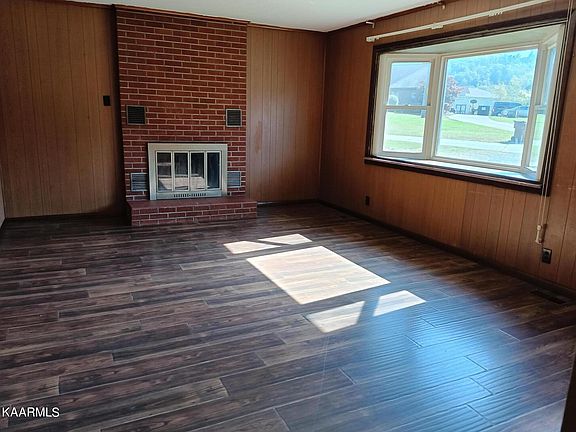 3rd image of 6101 Clayberry Dr