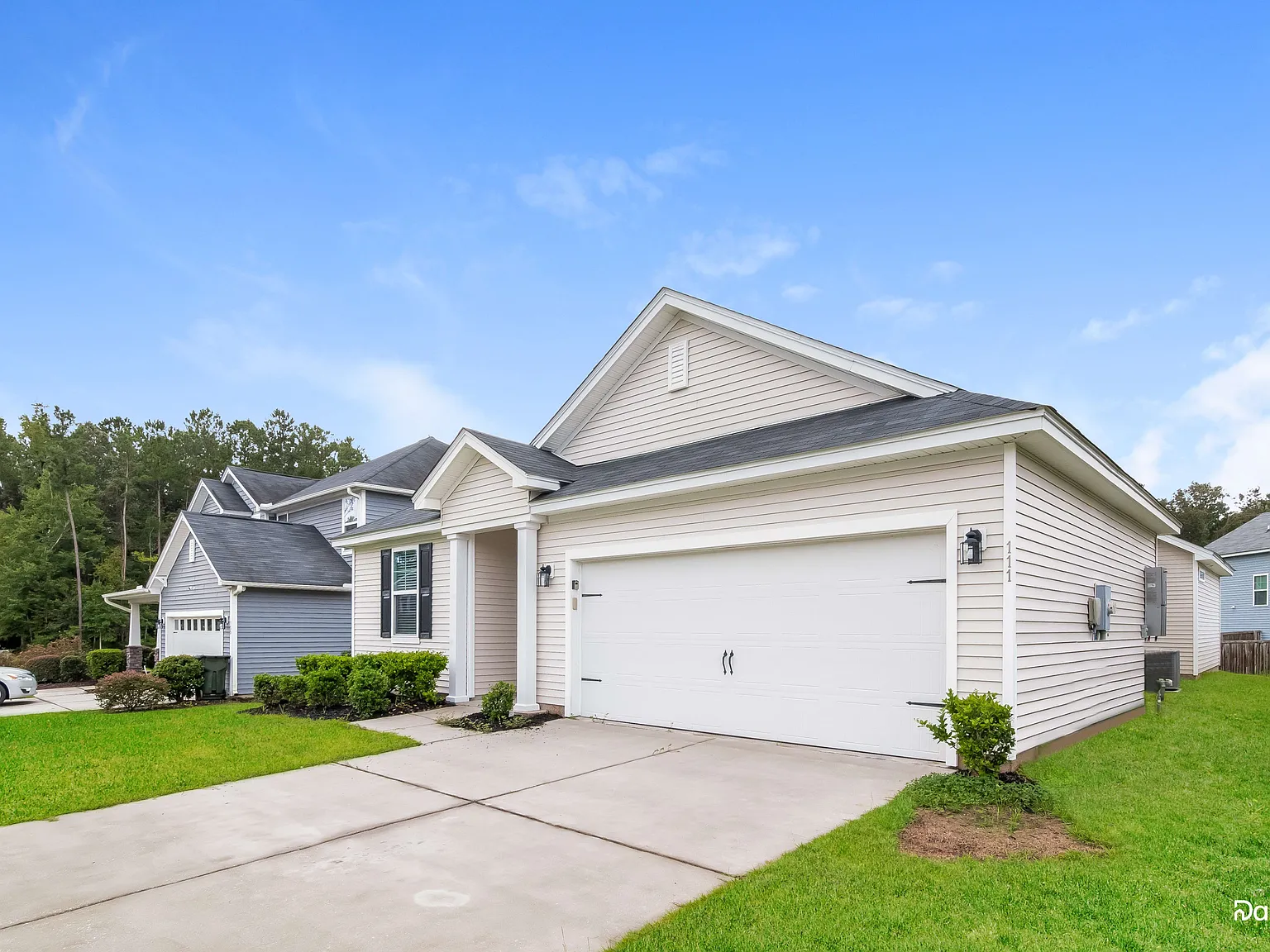 3 bed, 2.0 bath, 1623 sqft, $2,005 — Photo 2