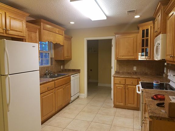 Kitchen, door to laundry