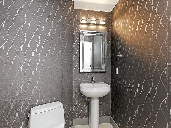 5th image of 260 Osceola Ave #701
