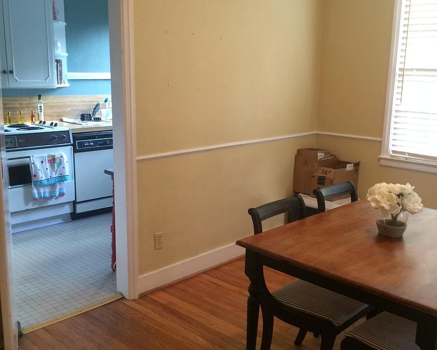 Dining Area to Kitchen