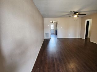 908 N Arcola St, Angleton, TX 77515