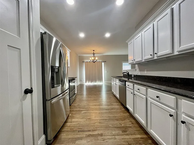 80 Lakeview Dr E — Photo 5