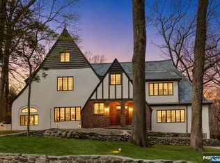 400 Heights Rd, Ridgewood, NJ 07450