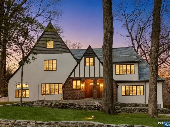 400 Heights Rd, Ridgewood, NJ 07450