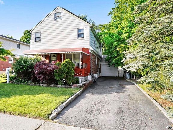 4th image of 30 Norfolk Drive E