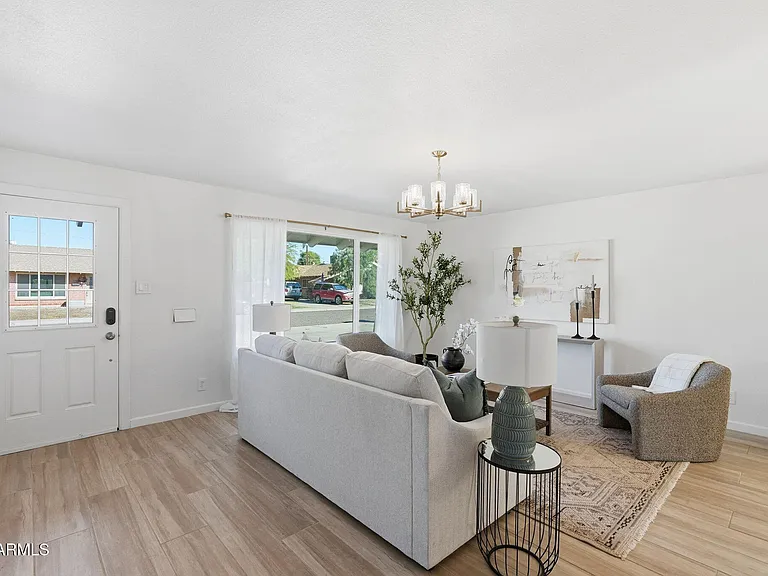8725 E Coronado Rd — Photo 9