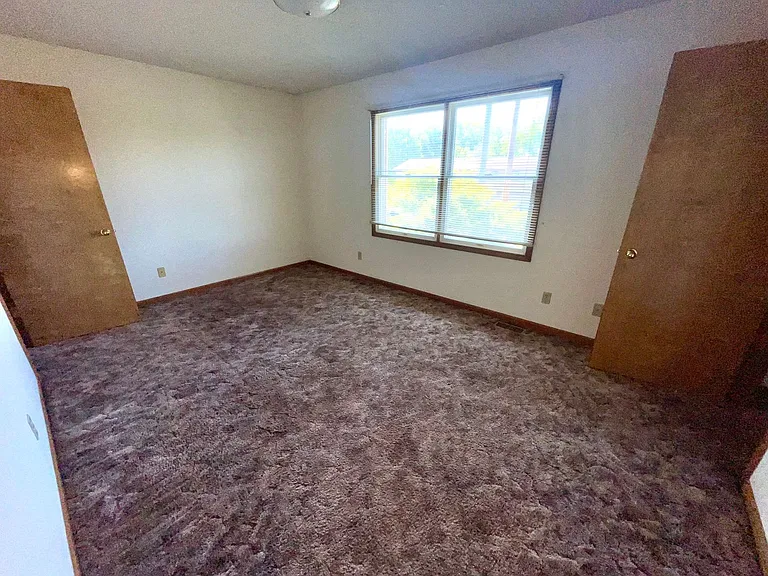 4601 W Millbrook Dr — Photo 14