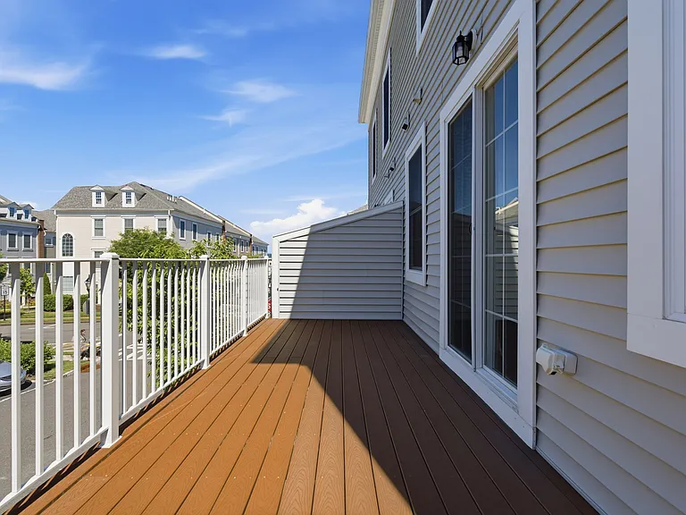 60 Roosevelt Dr — Photo 21