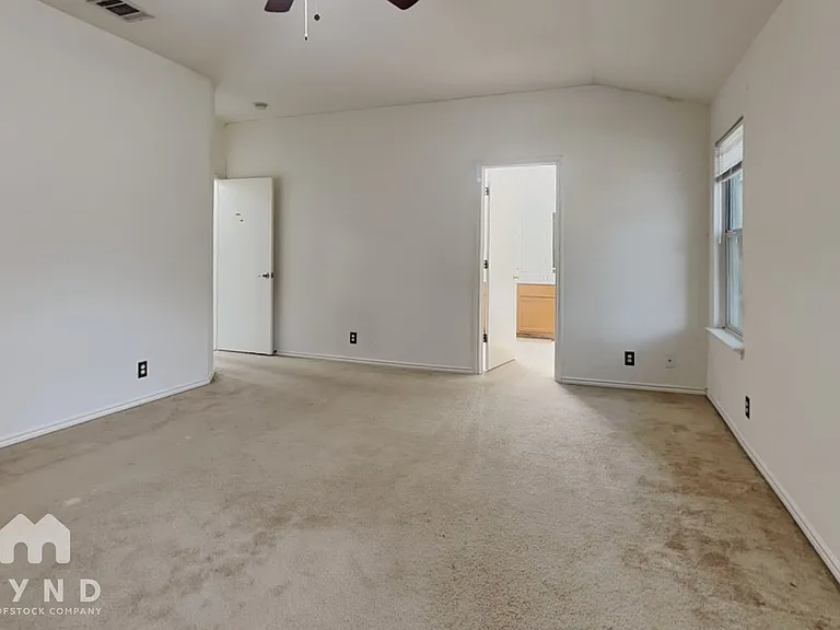 4611 Echo Lake Dr — Photo 8