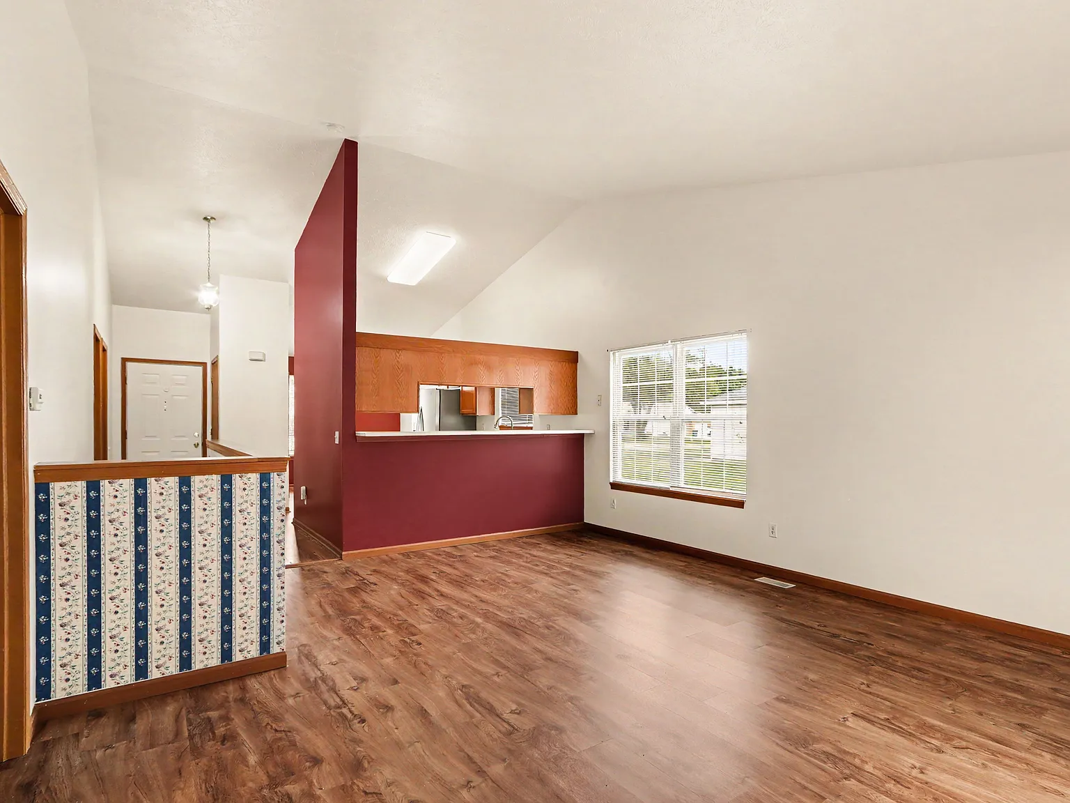 3 bed, 2188 sqft, $2,150 — Photo 3