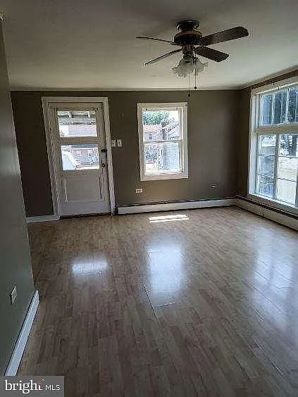122 Commercial Ave #B — Photo 5