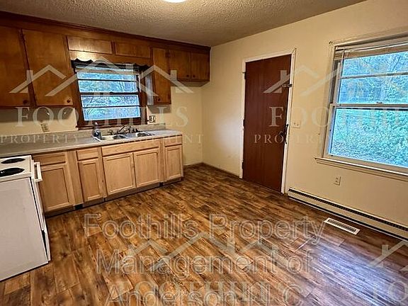4th image of 420 B West Fredericks St
