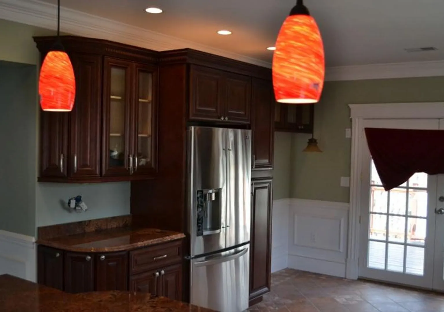No Brokers Fee, No Security Deposit, In Unit Washer/Dryer, Pets friendly, Parking Included, Centr... — Photo 3