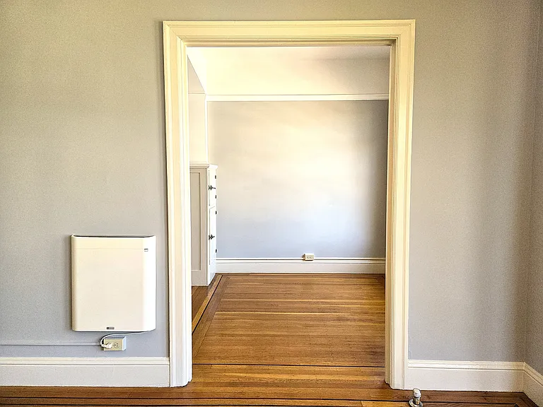 1401 Grove St #6 — Photo 6