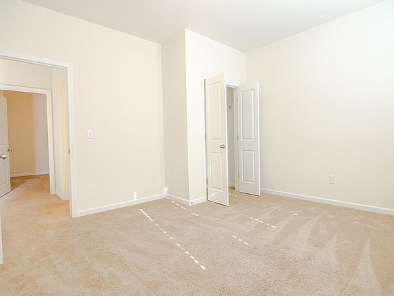4th image of 644 Rose Mallow Dr