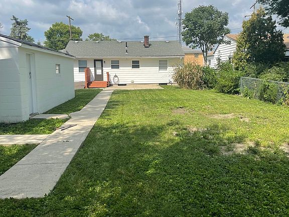 2nd image of 3146 Medina Ave