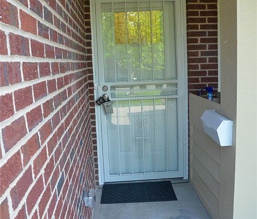 2nd image of 3122 Valerie Arms Dr