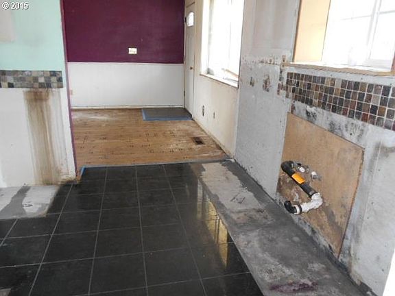 4th image of 4068 Hermosa Way