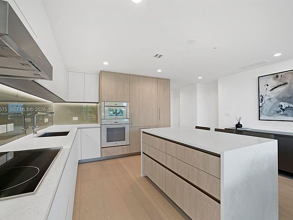 5th image of 9221 E Bay Harbor Dr #412