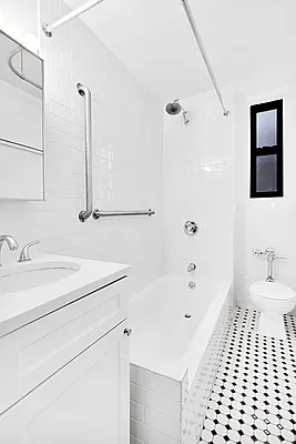 Rented by Cooper & Cooper Real Estate | media 18