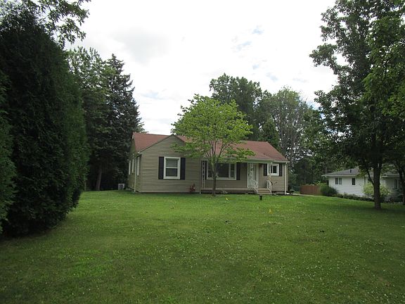 2nd image of 3913 Brookside Dr
