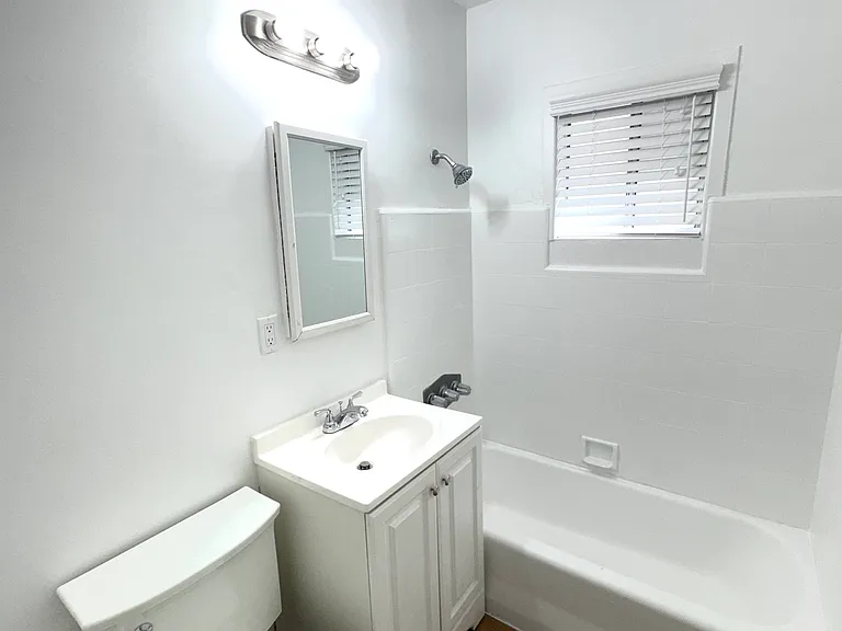 3301 E Wilton St #4 — Photo 6