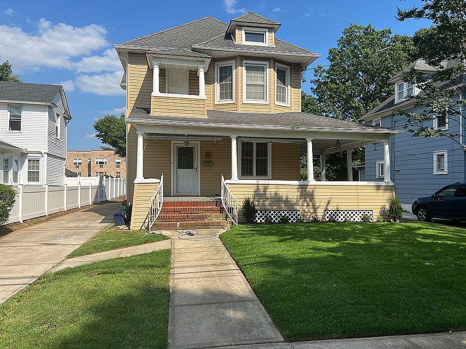 1st image of 46 Pearsall Ave
