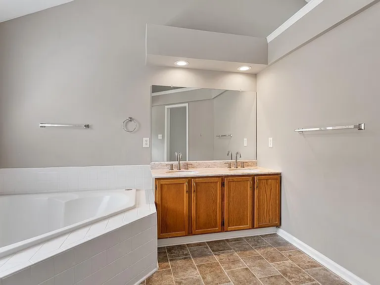 209 Trailview Dr — Photo 20