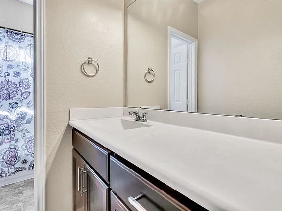 5th image of 8311 Sweet Bay Cir
