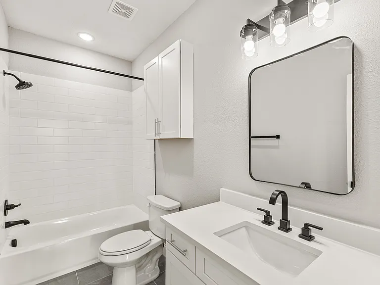 825 Premier Pkwy — Photo 14