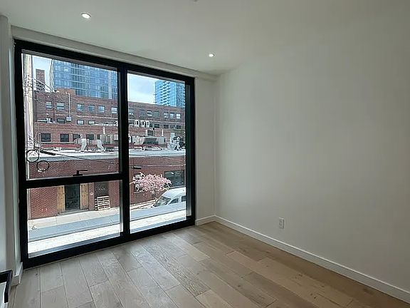 3rd image of 42-62 Hunter St #2B