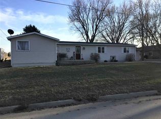 523 W Wayne St, Randolph, NE 68771