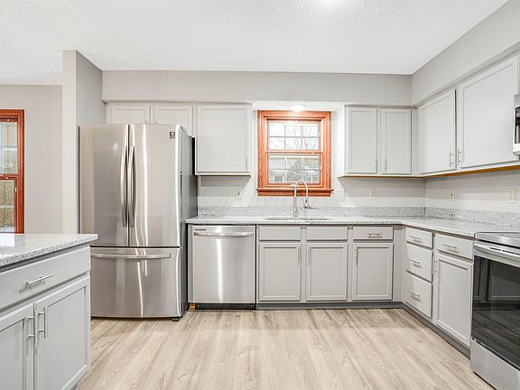 4th image of 3287 Harbor Bay Dr