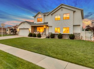 11726 S Canberra Dr, Sandy, UT 84094