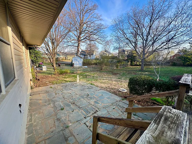 206 Connecticut Ave — Photo 40