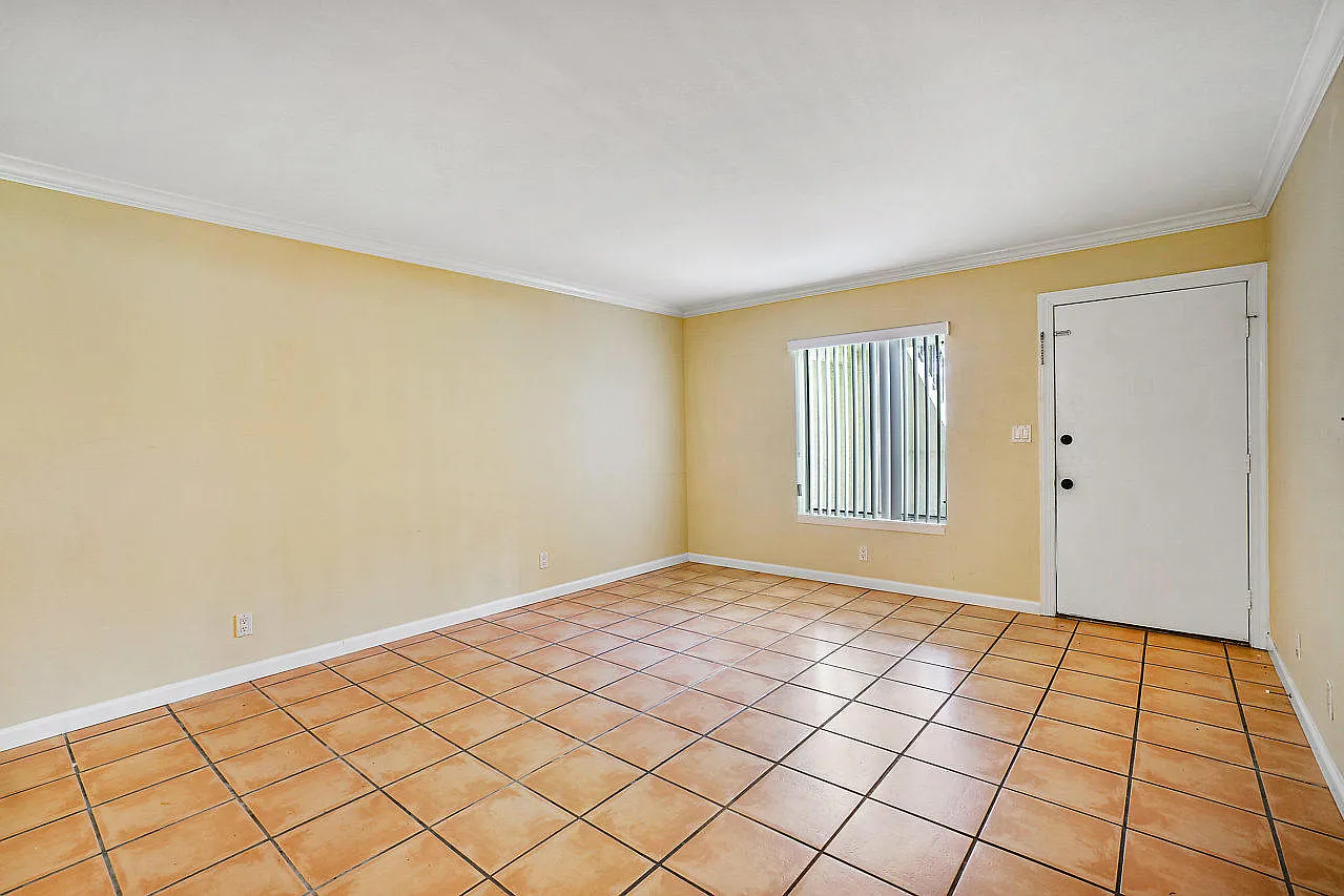 2 bed, 2.0 bath, 1025 sqft, $2,200 — Photo 4