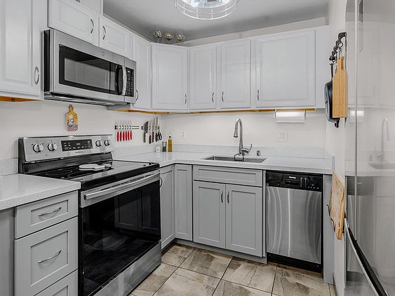 5th image of 2050 Kanoe St APT 102