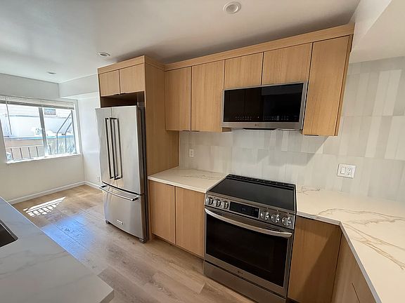 4th image of 3835 19th St #103