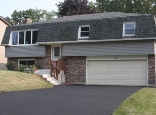 25 Pershing Ave, Lake In The Hills, IL 60156