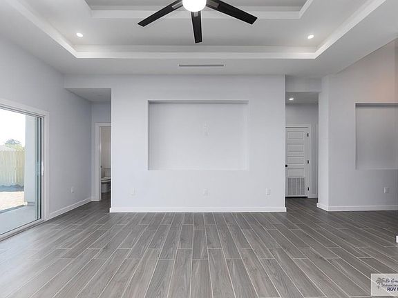 5th image of 102 Orchid Dr