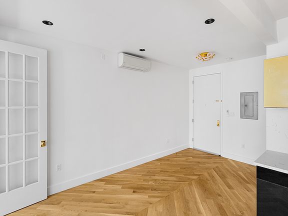 3rd image of 164 Stuyvesant Ave #1F