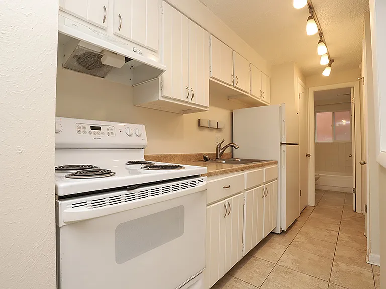 1280 Clayton St. Apartments — Photo 28