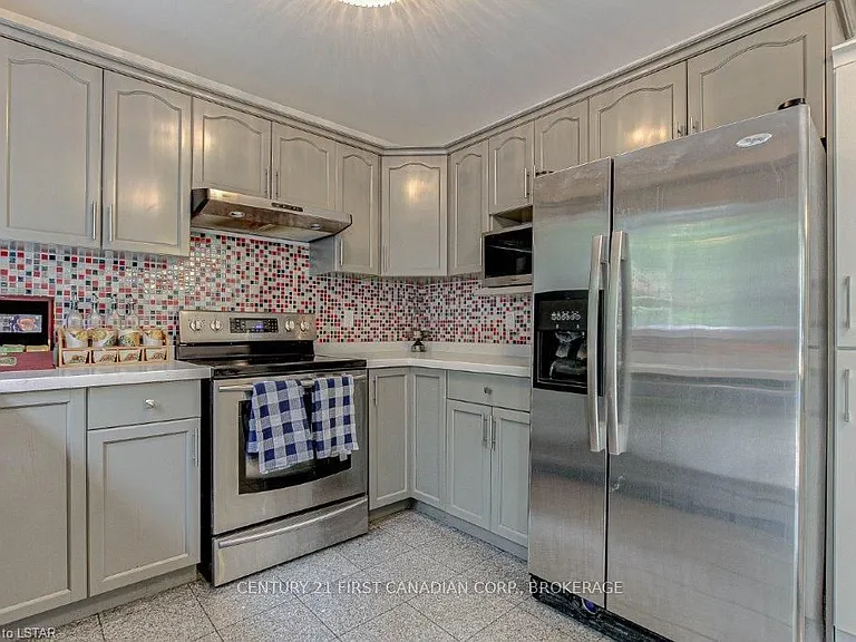 91 Meadowridge Rd — Photo 6