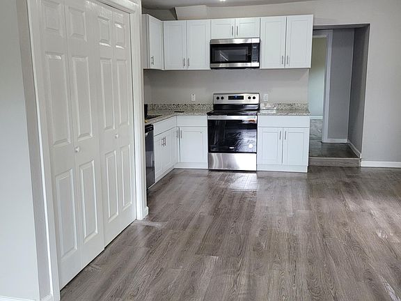 2nd image of 5841 Blackmore Ave