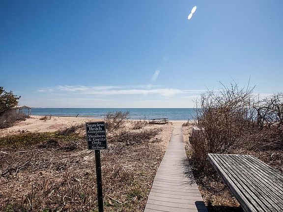 Entry to Seaview beach