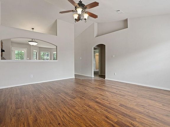 3rd image of 2520 Park Ave