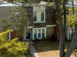 220 Roanoke Dr SE, Leesburg, VA 20175