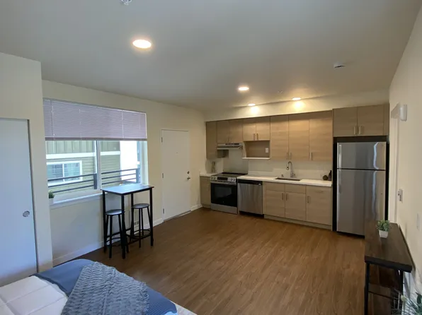 1439 NW 60th St, Seattle, WA